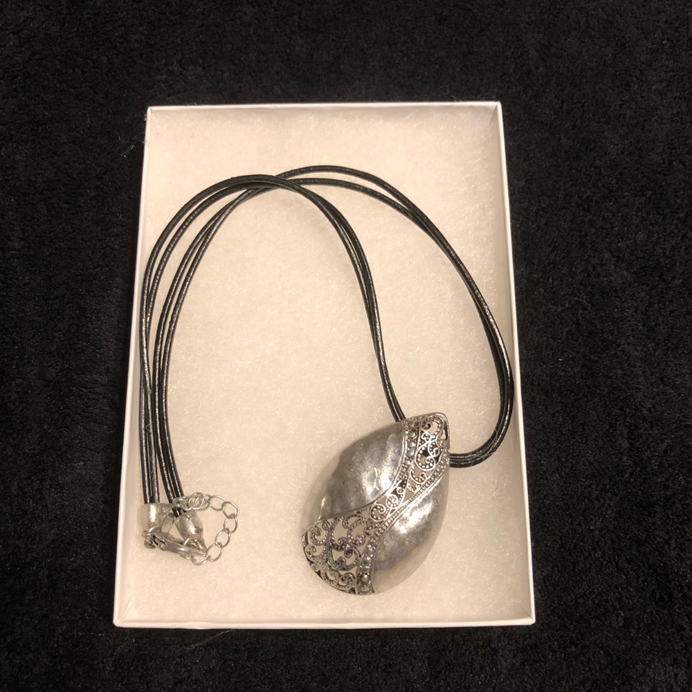 Premier Designs Hidden Treasures Necklace